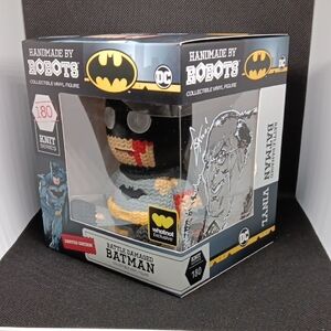 HANDMADE BY ROBOTSBattleDamage Batman LimitedEdition Eskivo Signed Remarqued+COA